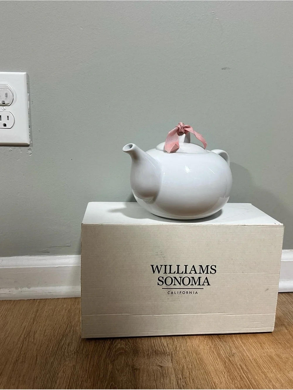 Williams Sonoma White Ceramic Teapot with Pink Bow Accent